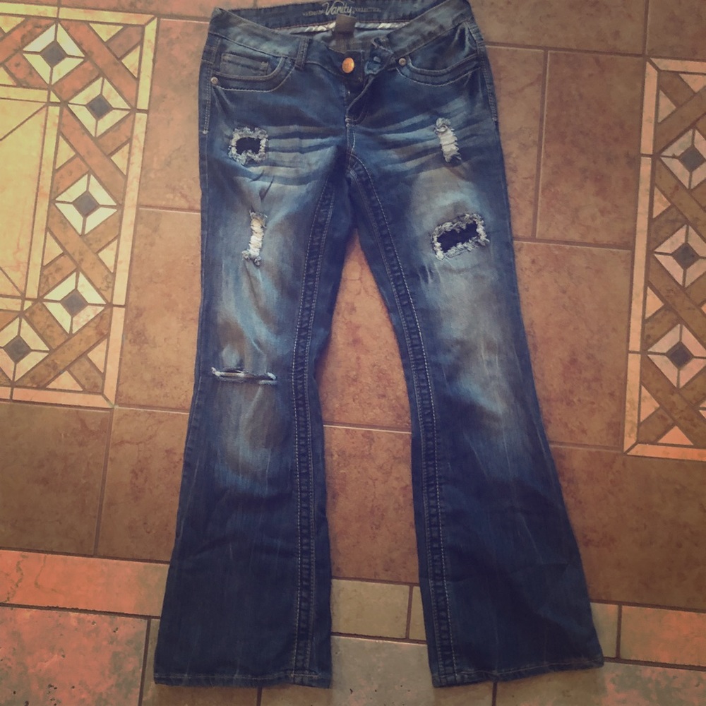 29x33 distressed look vanity jeans